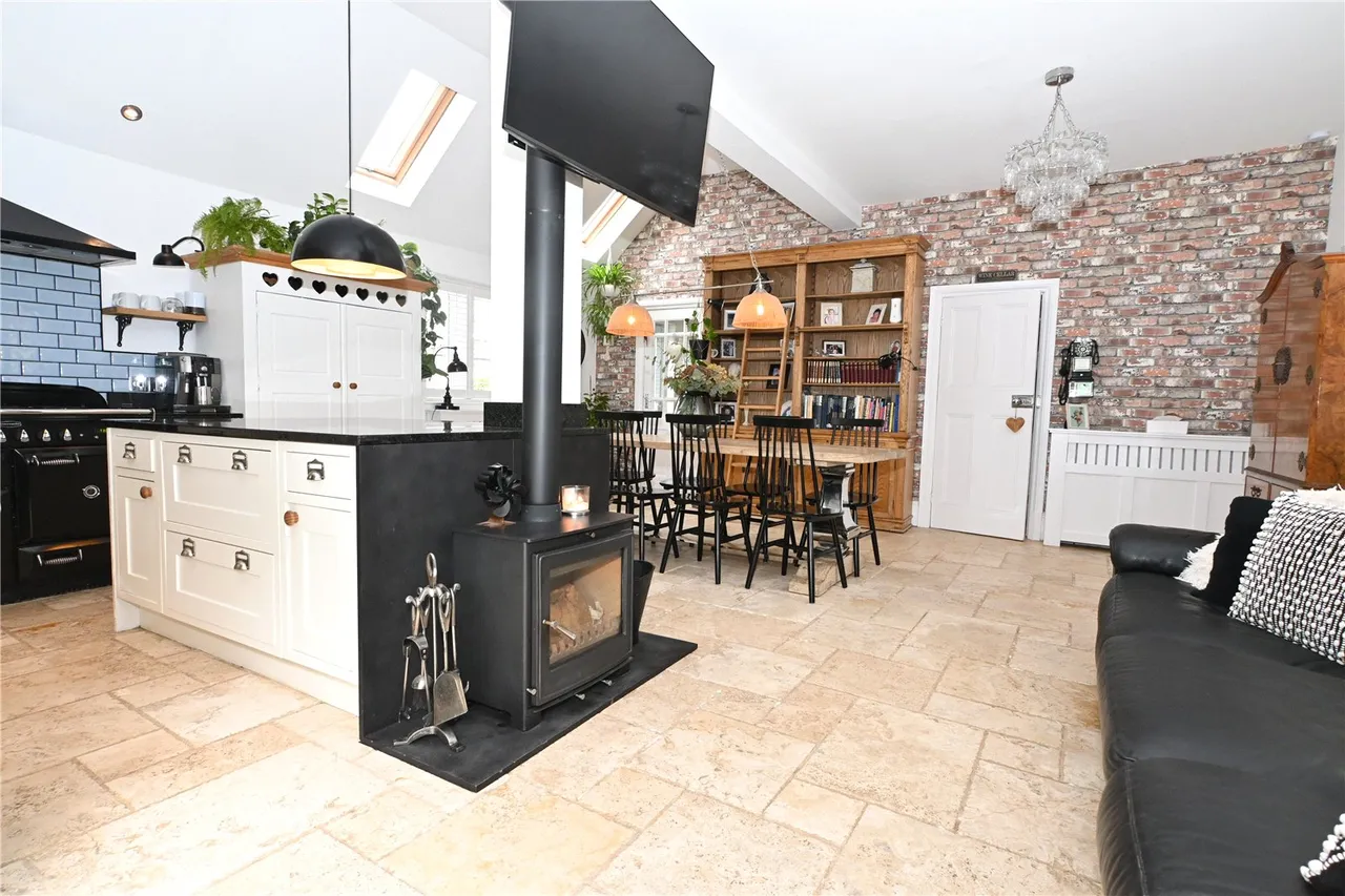 Ashfield Avenue, Kings Heath, B14, photo 11