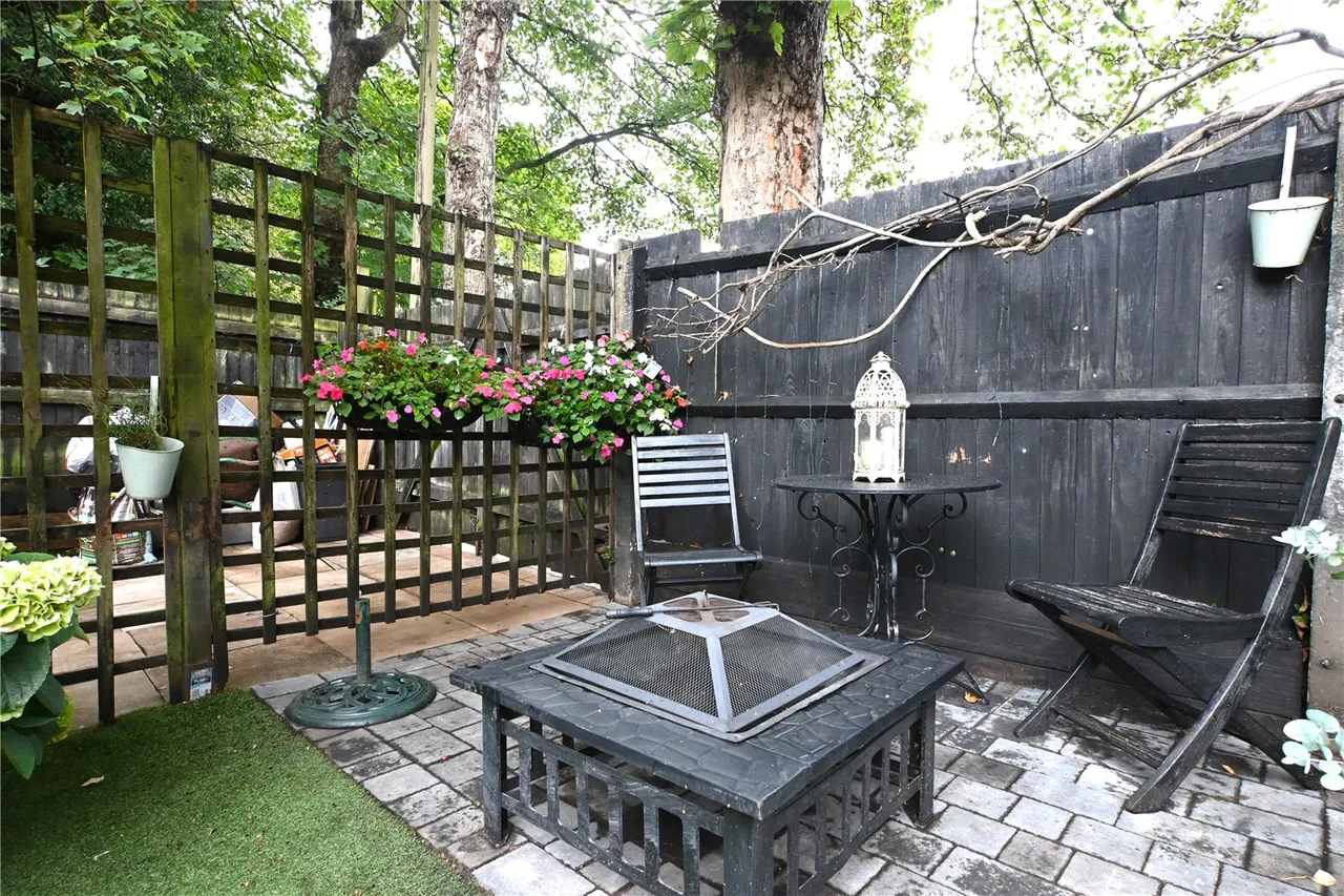 Ashfield Avenue, Kings Heath, B14, photo 36