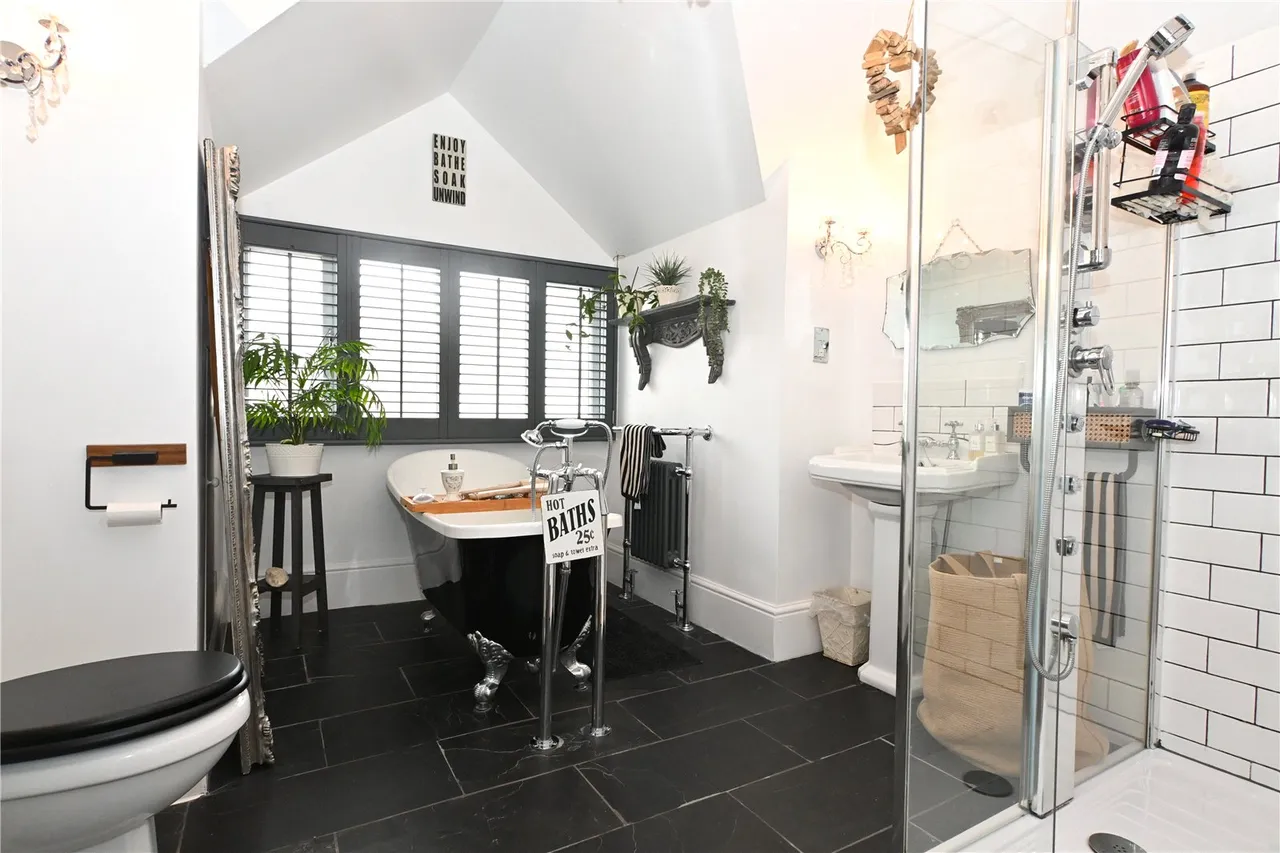 Ashfield Avenue, Kings Heath, B14, photo 21
