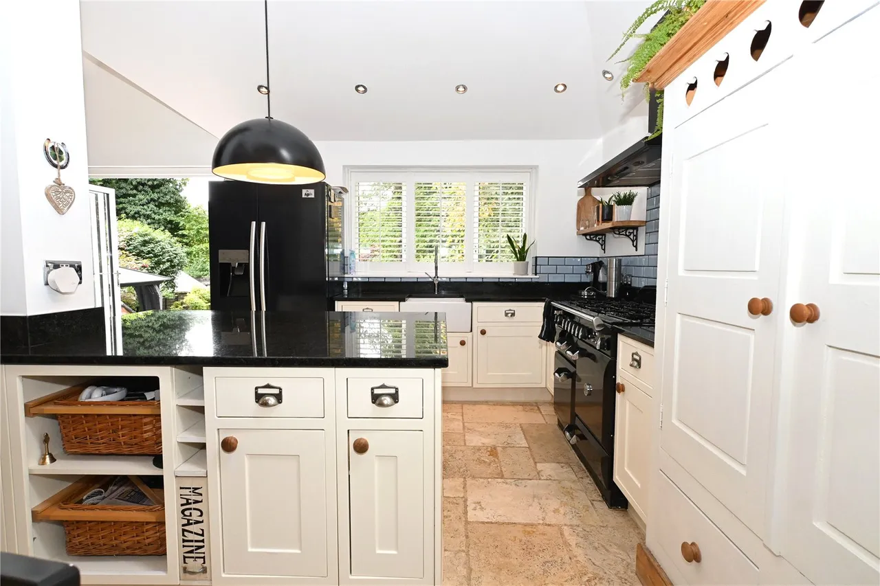 Ashfield Avenue, Kings Heath, B14, photo 12
