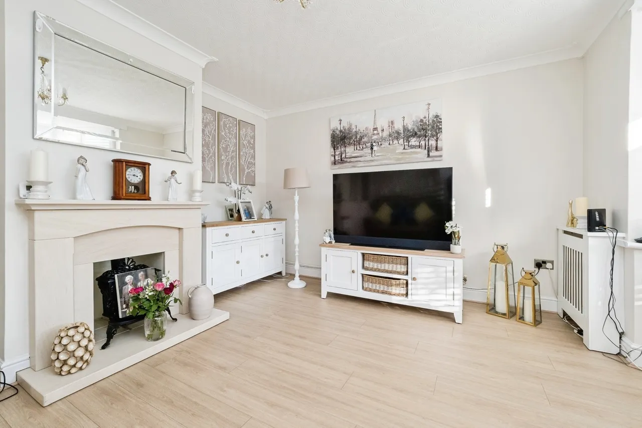 Annalee Gardens, South Ockendon, RM15, photo 6