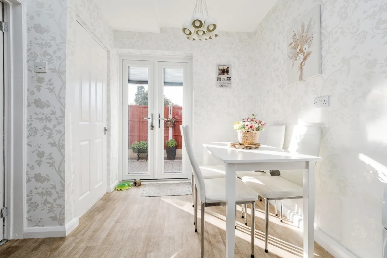 Annalee Gardens, South Ockendon, RM15, photo 4