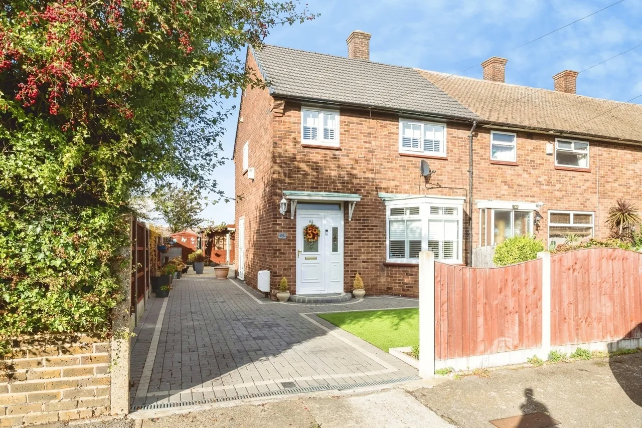 Annalee Gardens, South Ockendon, RM15, photo 19