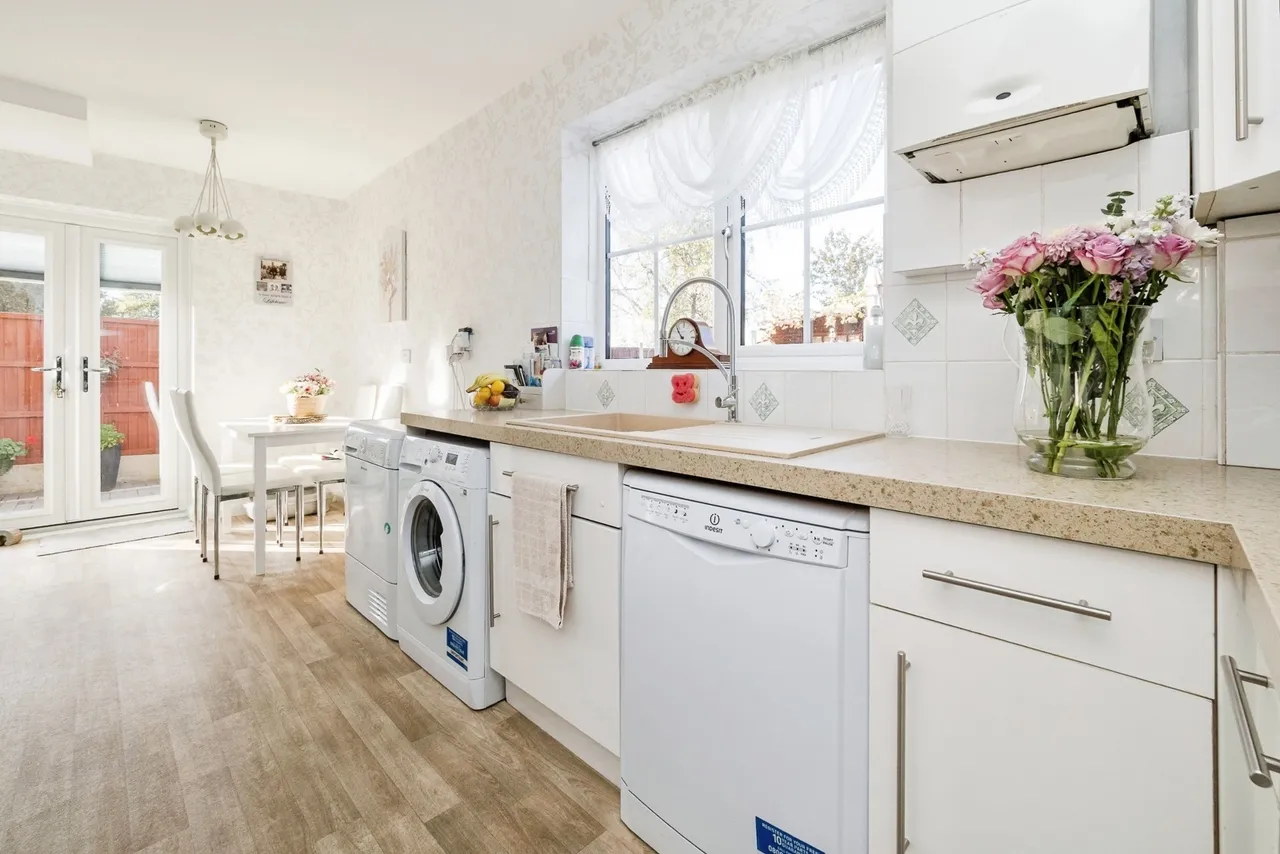 Annalee Gardens, South Ockendon, RM15, photo 2