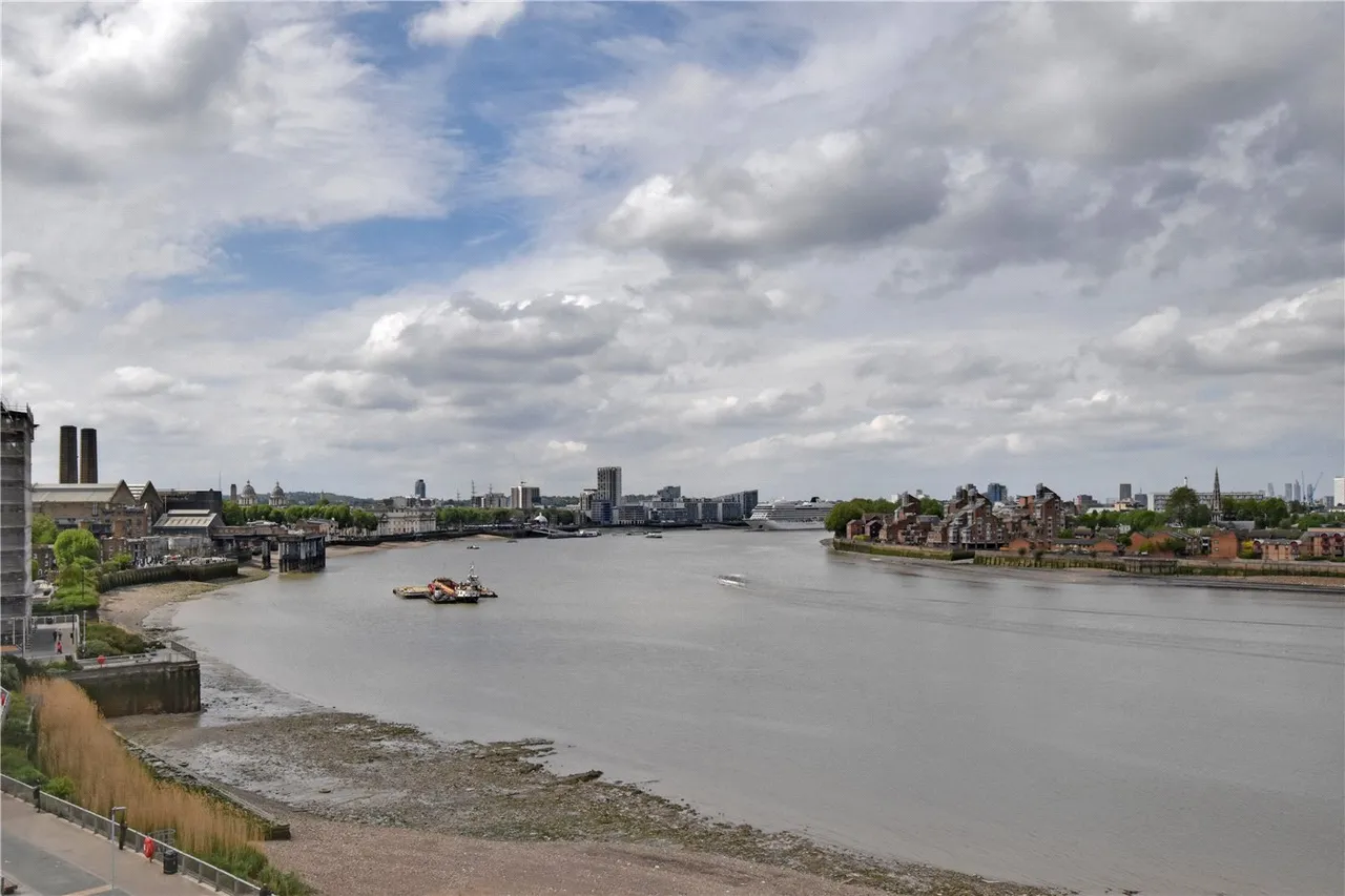 Gordian Apartments, 34 Cable Walk, Greenwich, London, SE10, photo 12