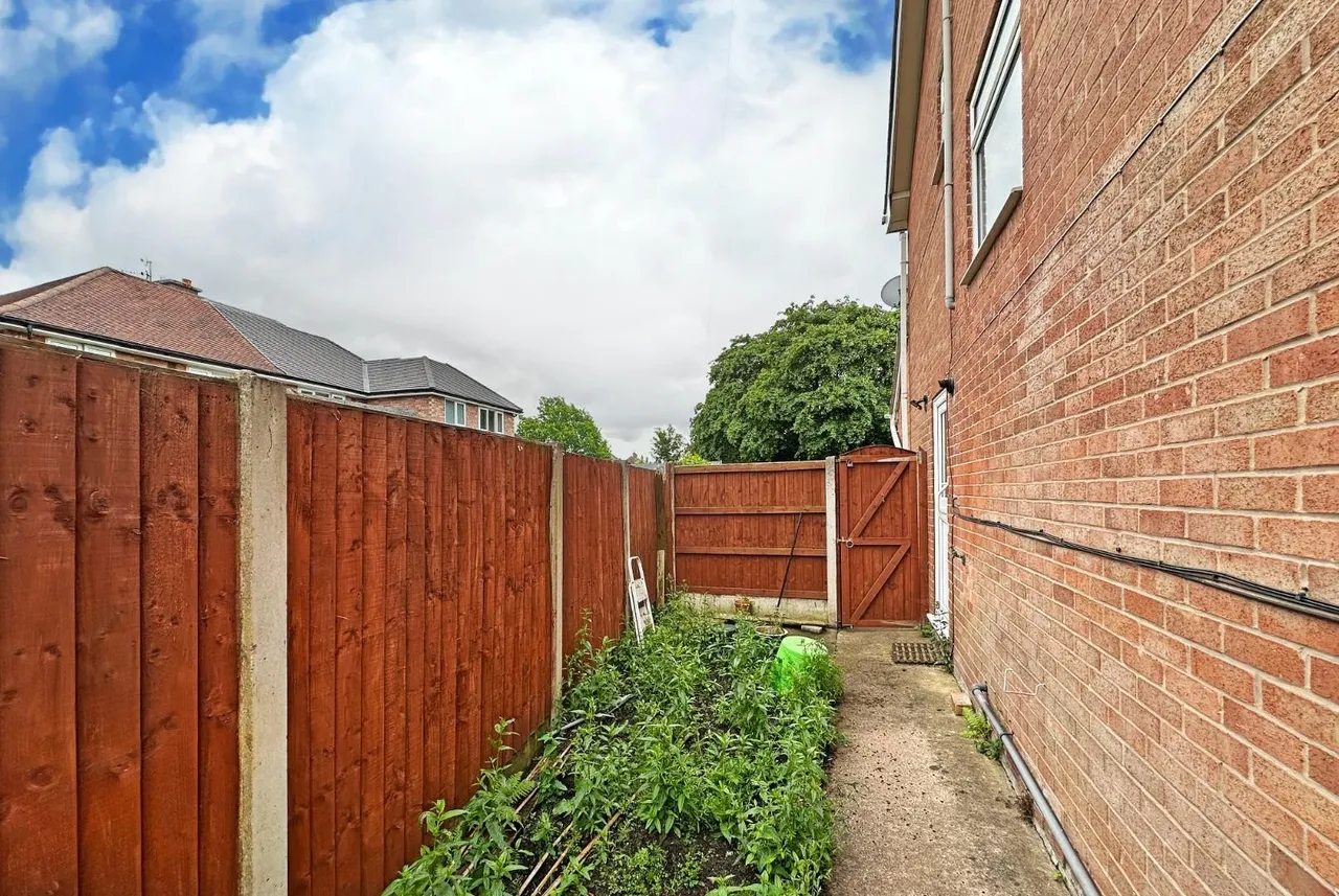 Grange Road, Timperley, Cheshire WA15 6DN, photo 27