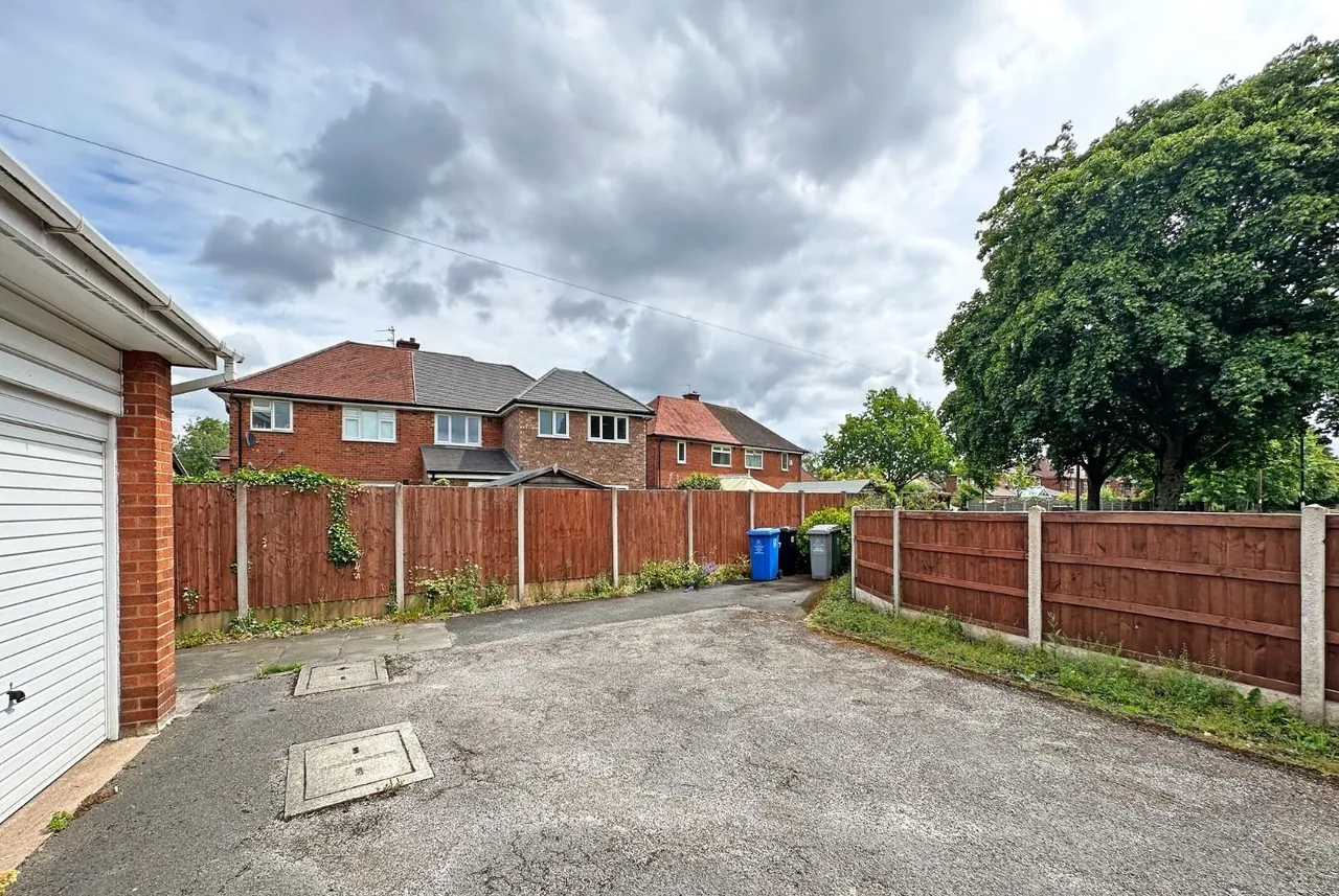 Grange Road, Timperley, Cheshire WA15 6DN, photo 31