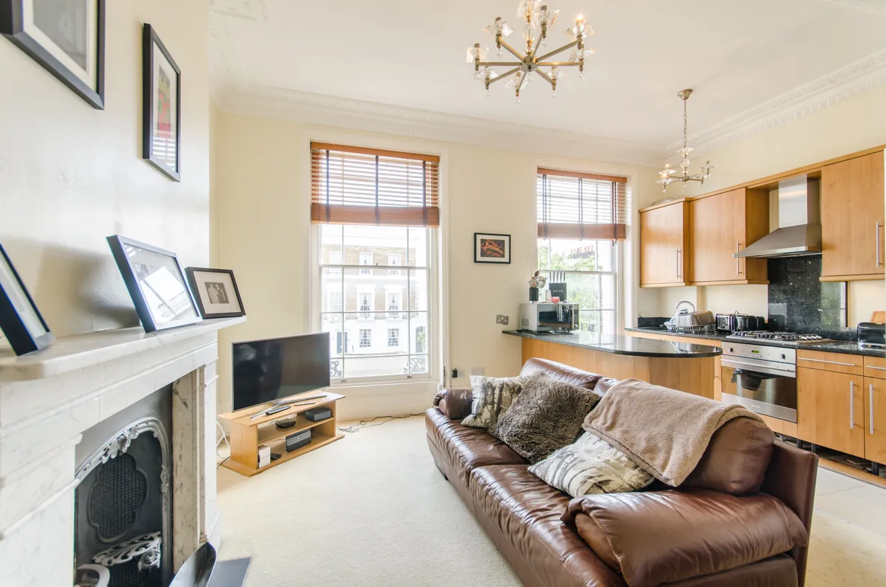 1 bed flat to rent — Flat 2, 17 St Anns Terrace, London