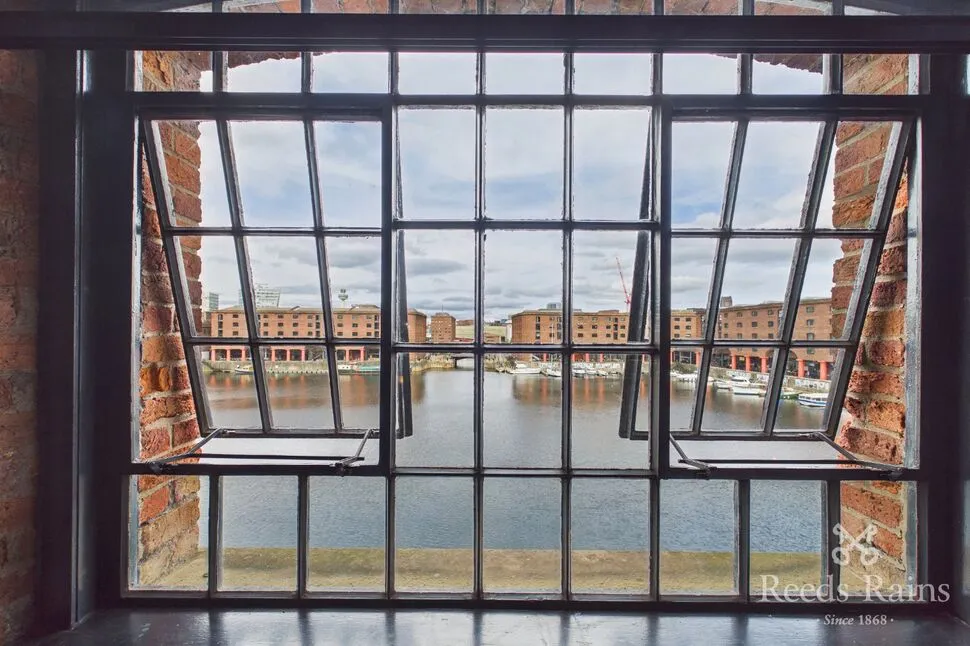The Colonnades, Albert Dock, Liverpool, L3, photo 12