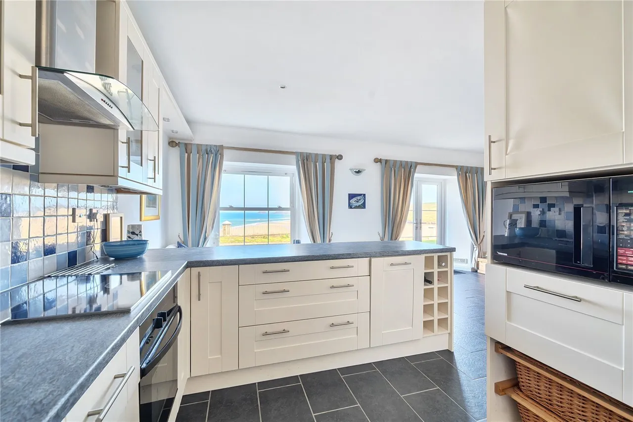 Cliff Road, Perranporth, TR6, photo 3