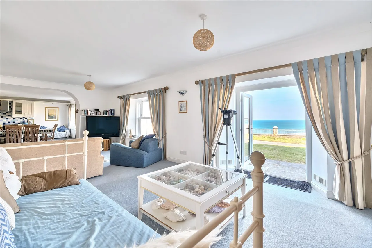 Cliff Road, Perranporth, TR6, photo 2