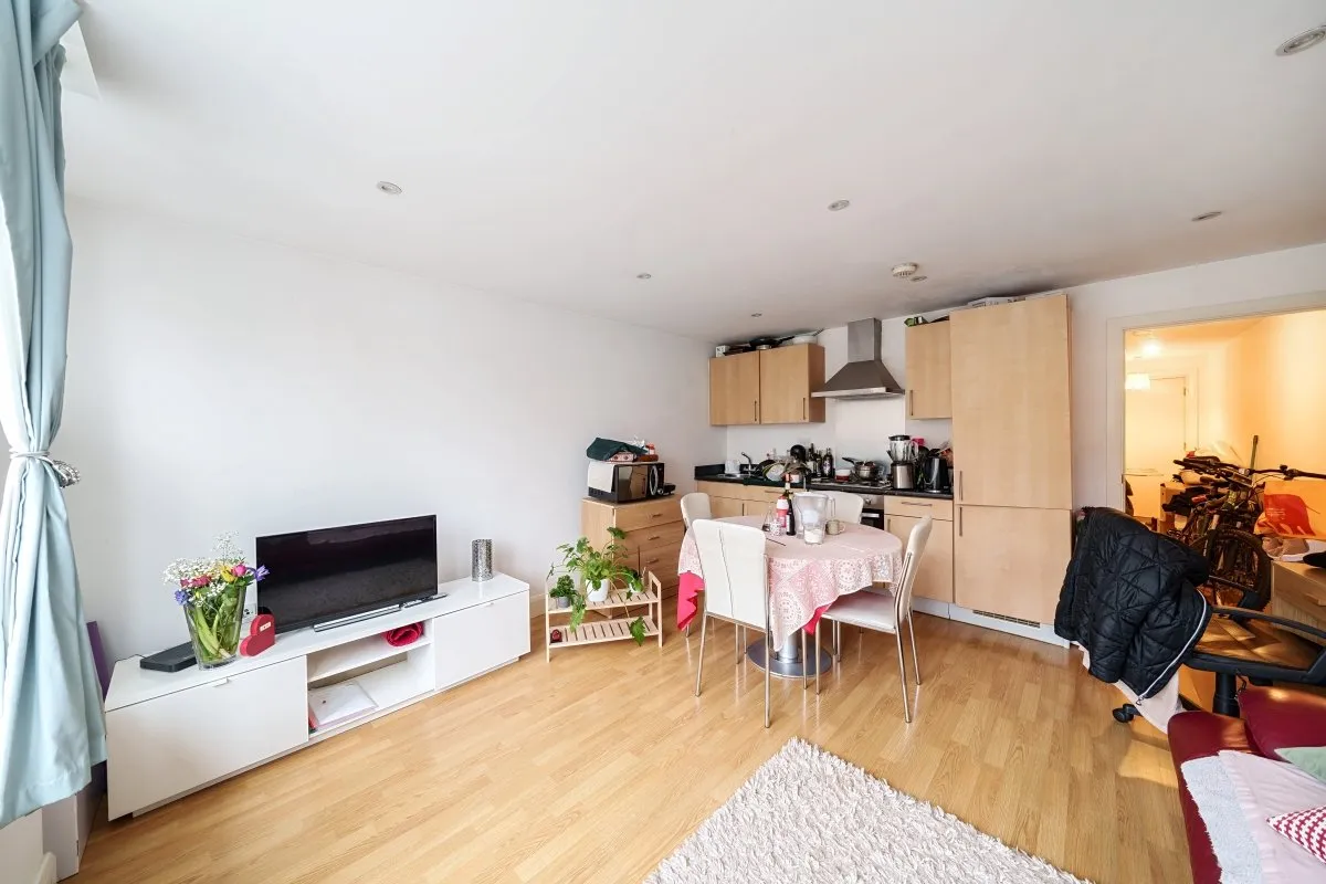 Cowleaze Road, Kingston Upon Thames, Surrey, KT2, photo 3