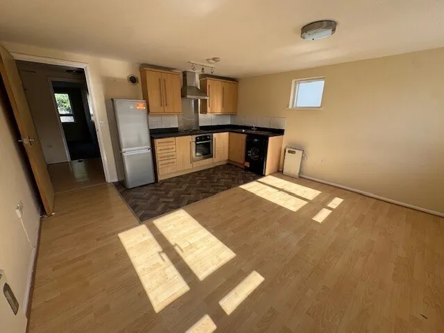 Avonmouth Road, Avonmouth, BS11, photo 2