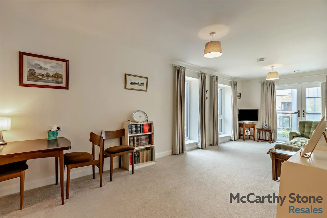 2 bed flat for sale, Icknield Way, Baldock, SG7