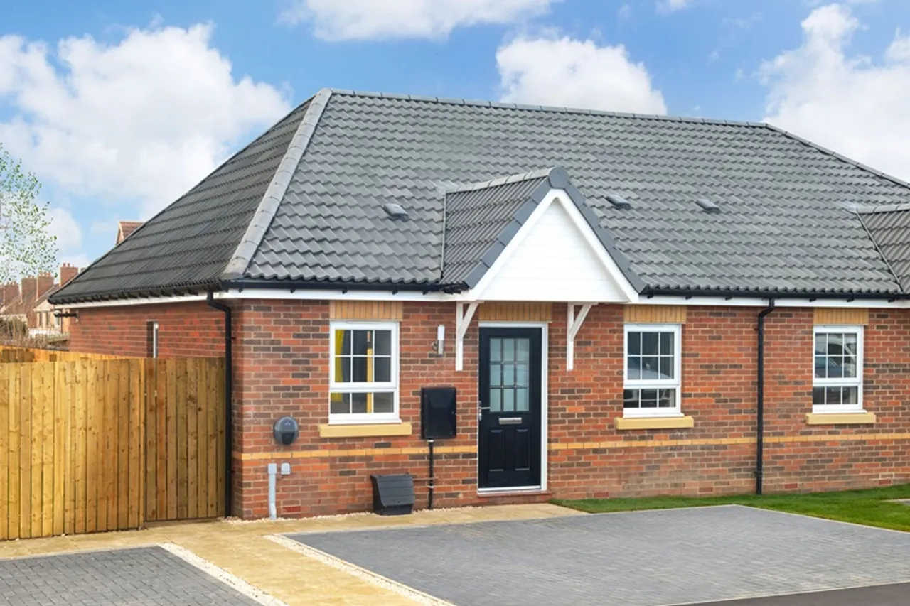 2 bed house for sale, Tweed Street, Lubbesthorpe, LE19