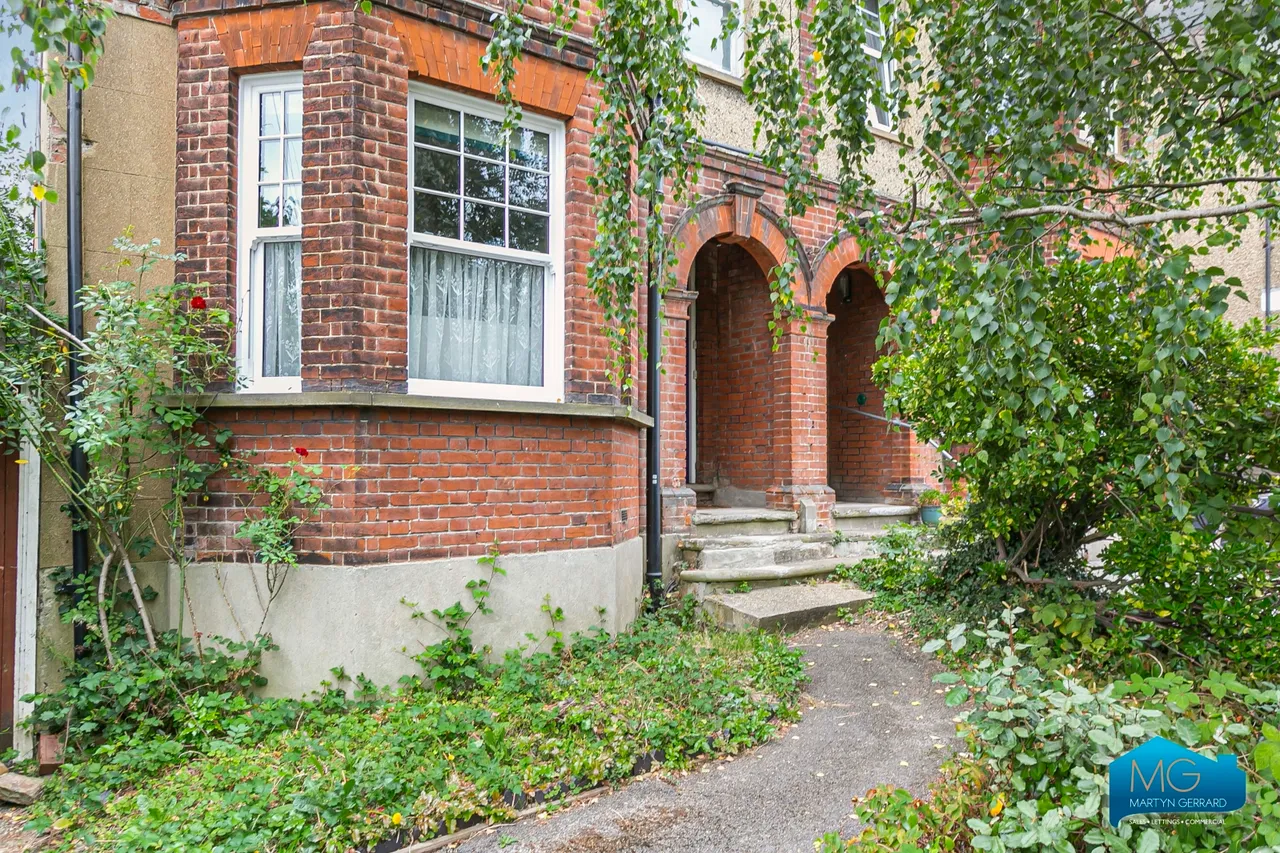 Park Road, New Barnet, EN4, photo 13
