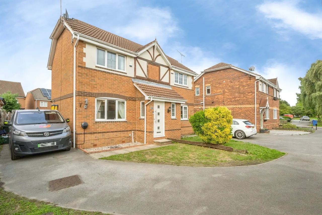 2 bed house for sale, Chatsworth Drive, Rossington, DN11