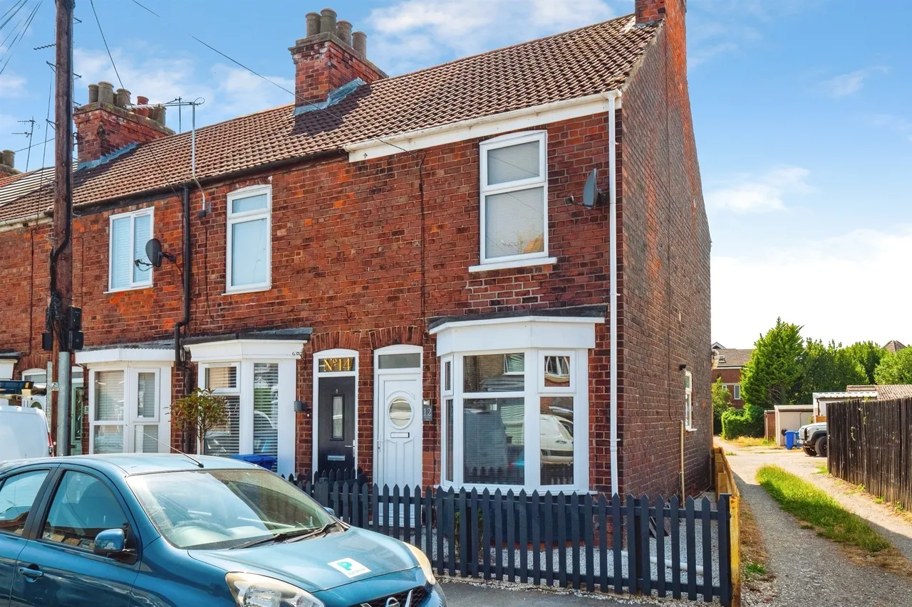 2 bed house for sale — Beaver Road, Beverley