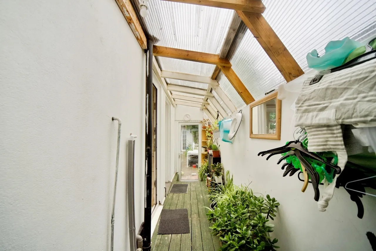 Nutfield Road, London, E15, photo 10