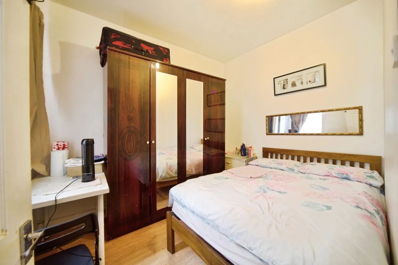 Nutfield Road, London, E15, photo 5