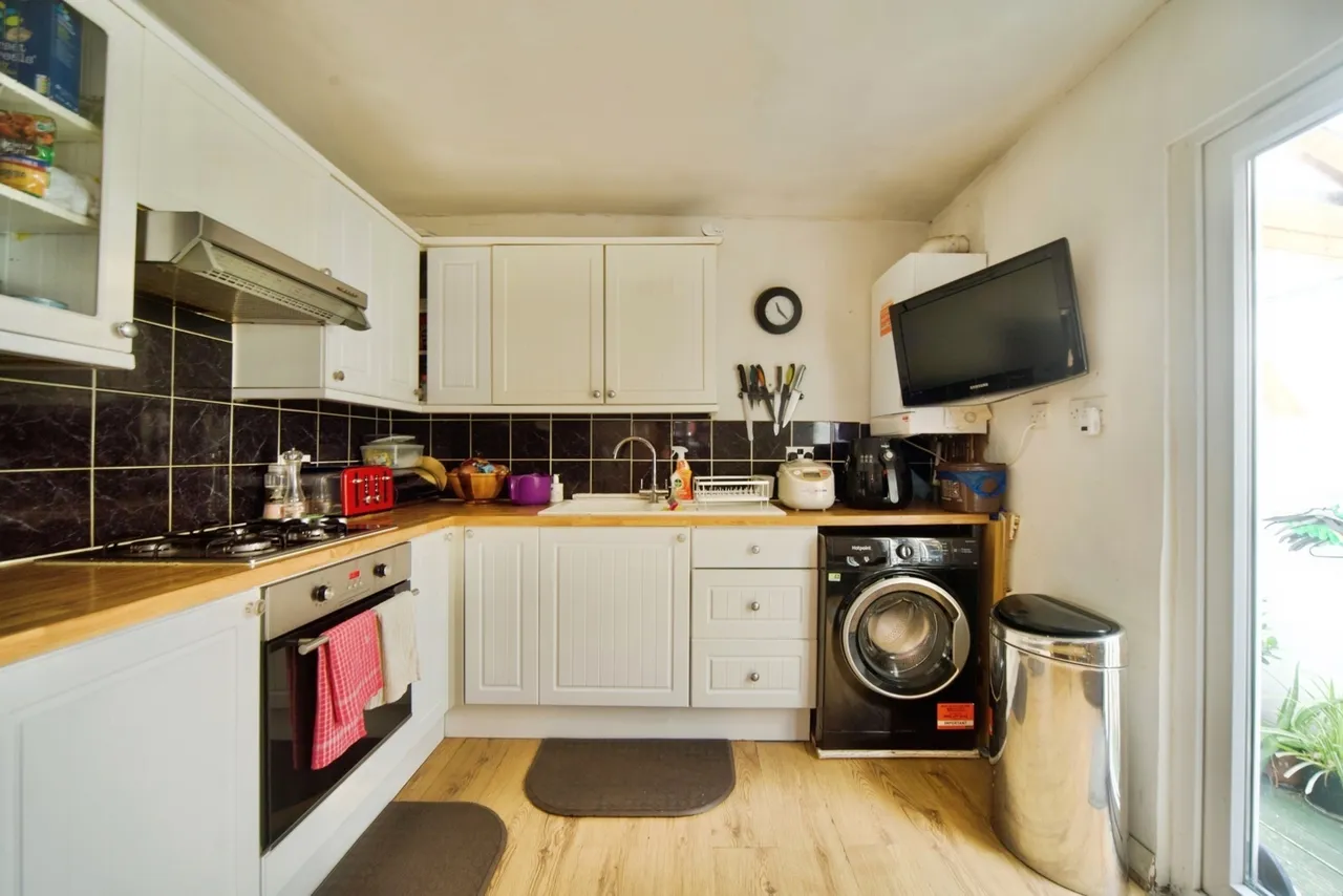 Nutfield Road, London, E15, photo 7