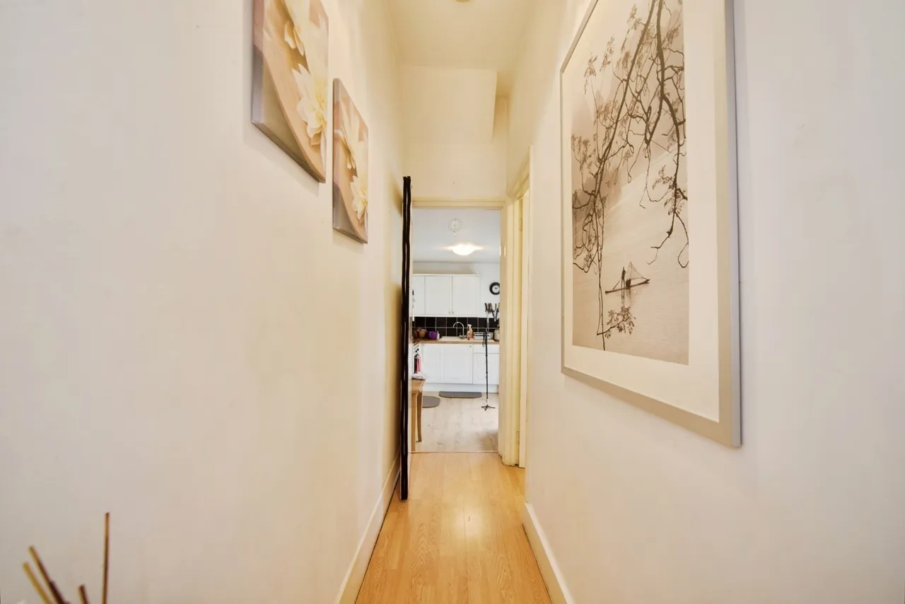 Nutfield Road, London, E15, photo 4