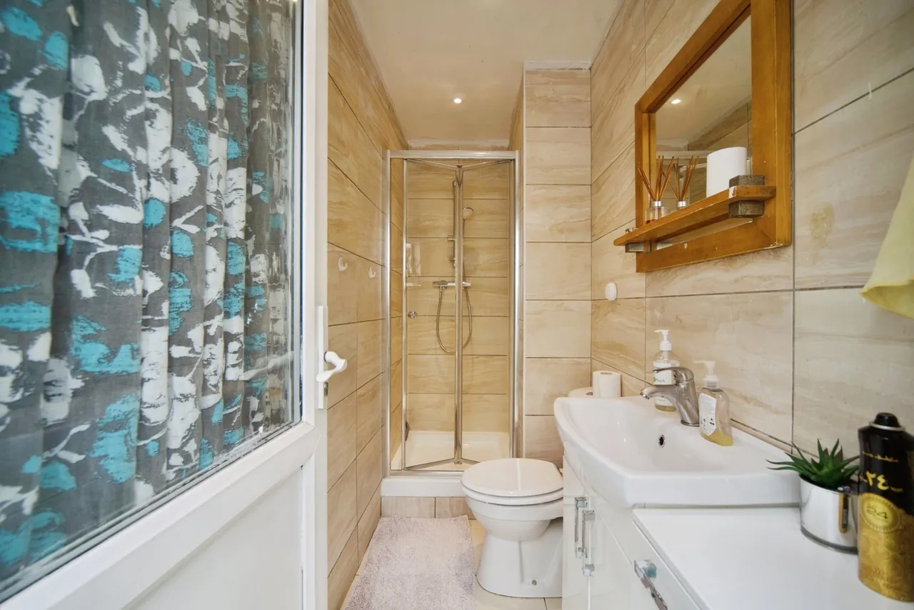 Nutfield Road, London, E15, photo 9