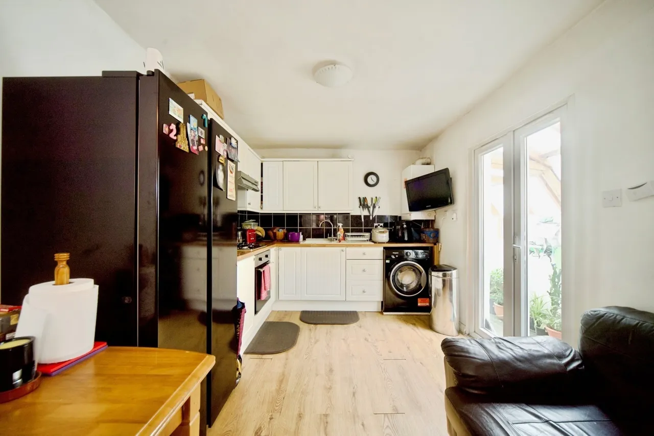 Nutfield Road, London, E15, photo 6