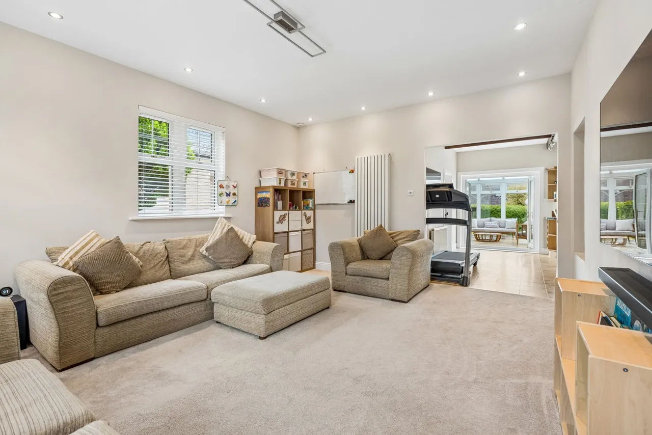 Cawdor Crescent, Dunblane, FK15, photo 5