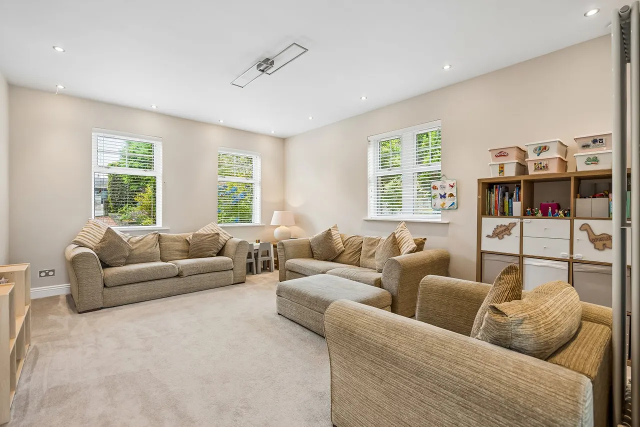 Cawdor Crescent, Dunblane, FK15, photo 4