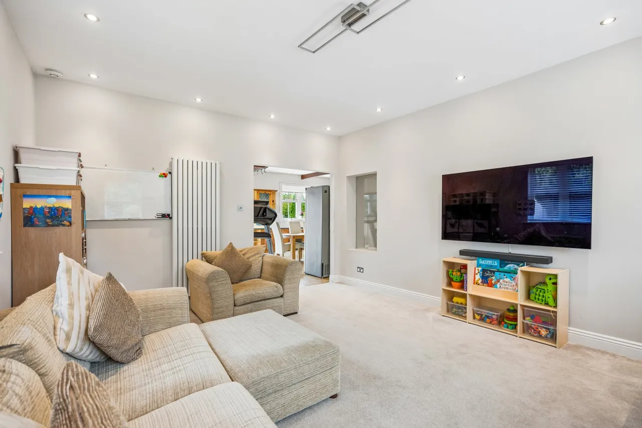 Cawdor Crescent, Dunblane, FK15, photo 6