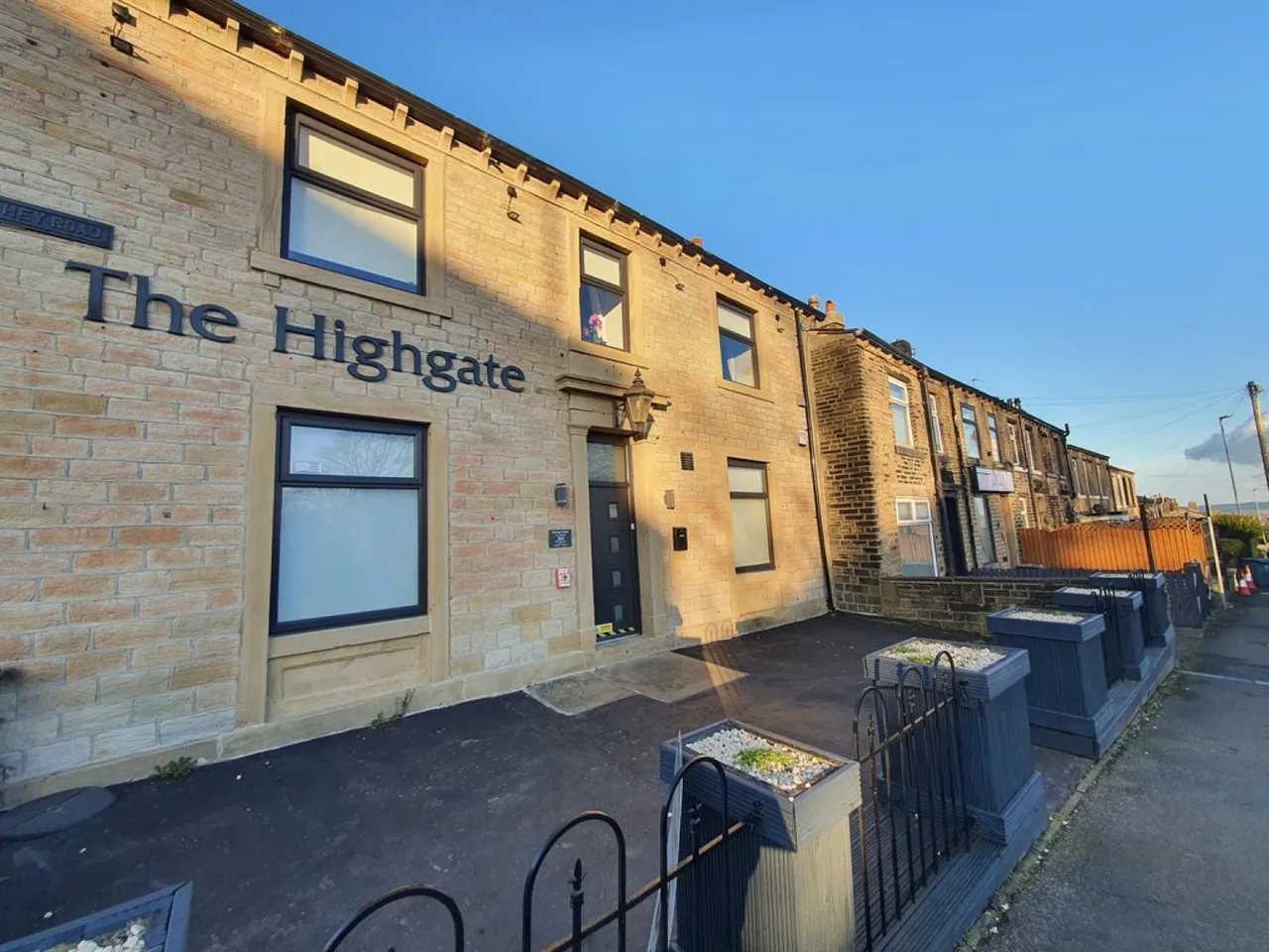 New Hey Road, Huddersfield, photo 8