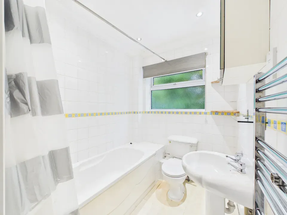 Leith View Road, Horsham, photo 7