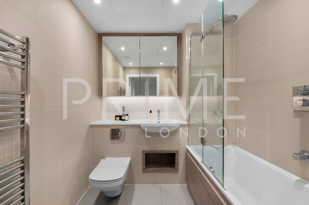 Lombard Road, Battersea, SW11, photo 9