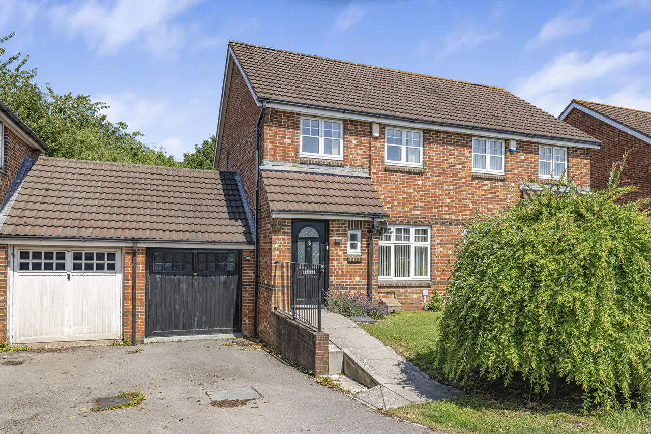 3 bed house for sale — Shaw Gardens, Hengrove, Bristol, BS14 9TP