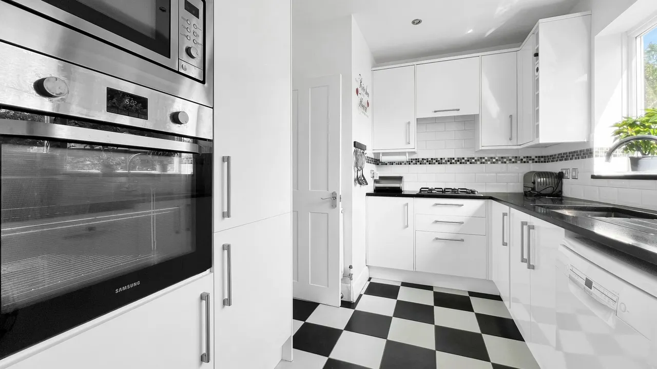 Coulsdon, Surrey, photo 6