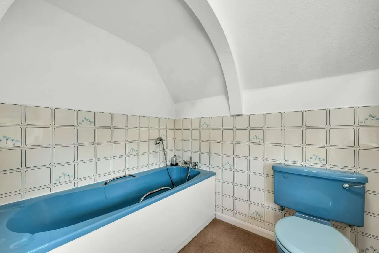 Ashley Drive, Walton-on-Thames, KT12, photo 21