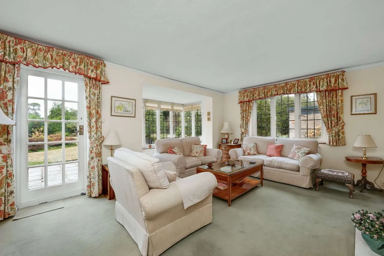 Ashley Drive, Walton-on-Thames, KT12, photo 4