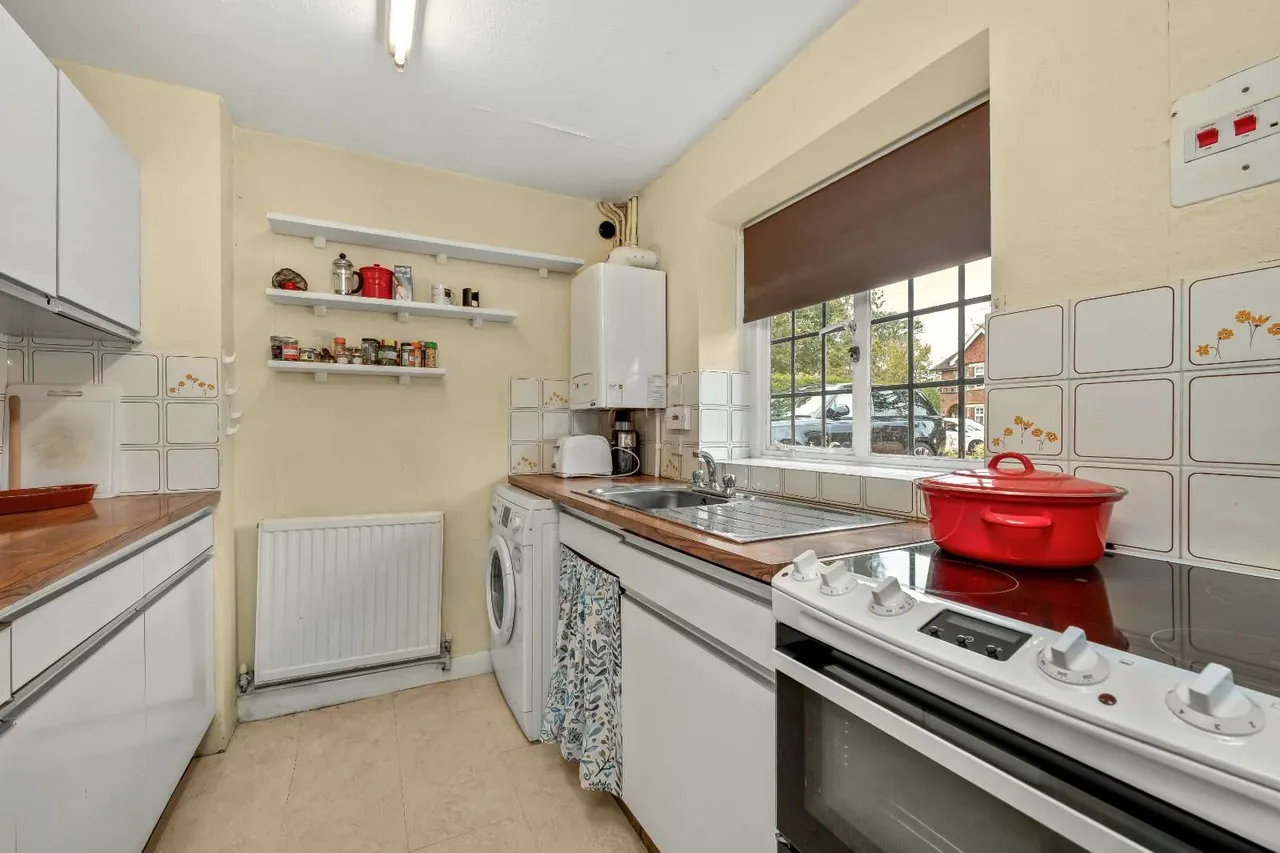 Ashley Drive, Walton-on-Thames, KT12, photo 18