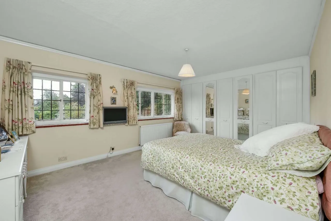 Ashley Drive, Walton-on-Thames, KT12, photo 13