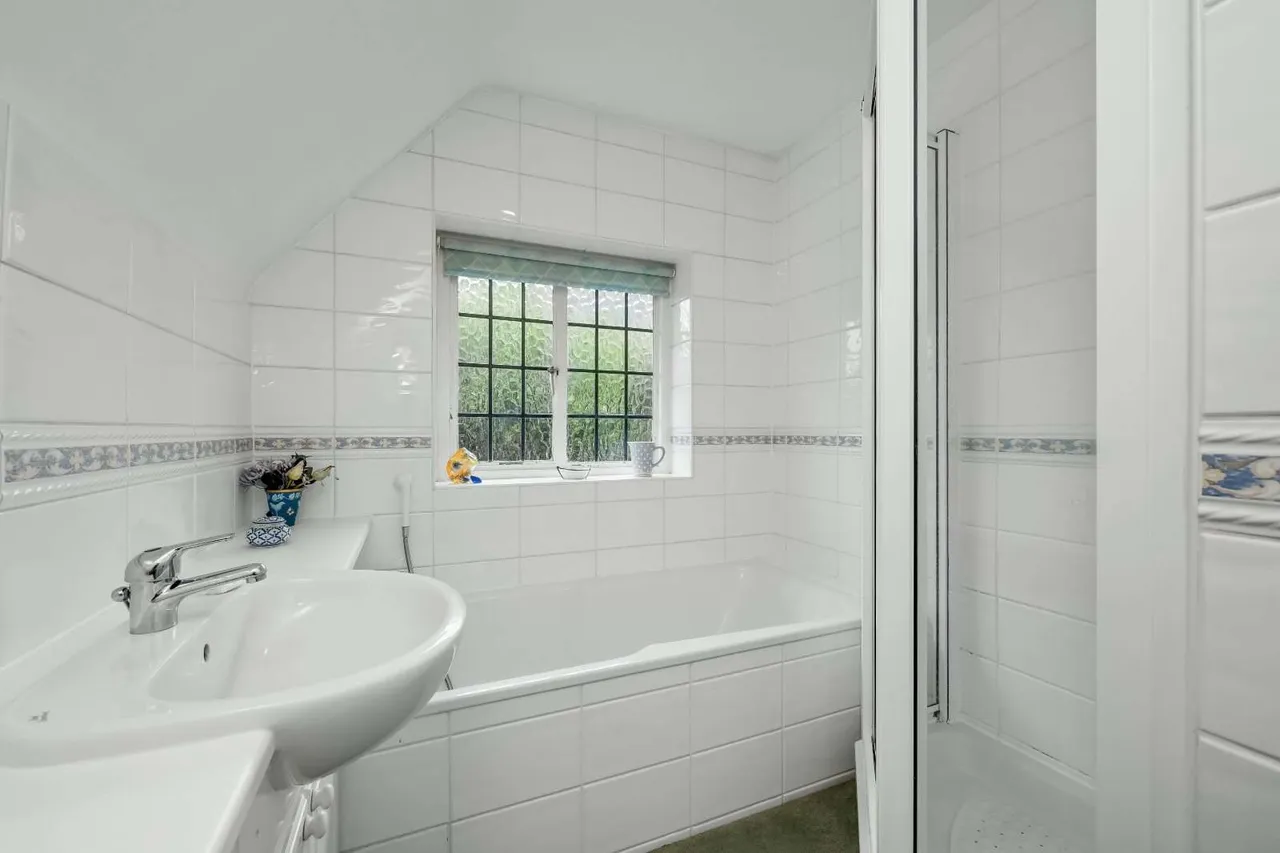 Ashley Drive, Walton-on-Thames, KT12, photo 16