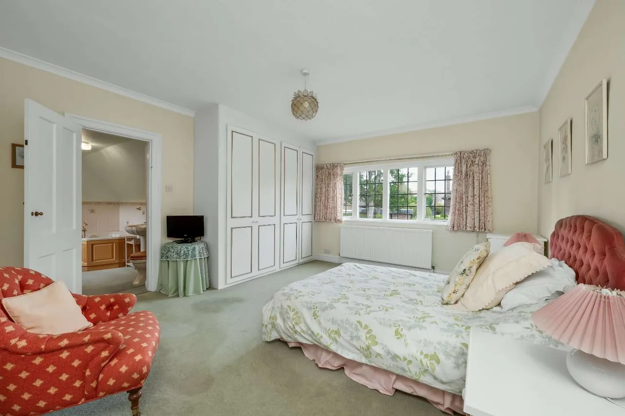 Ashley Drive, Walton-on-Thames, KT12, photo 11