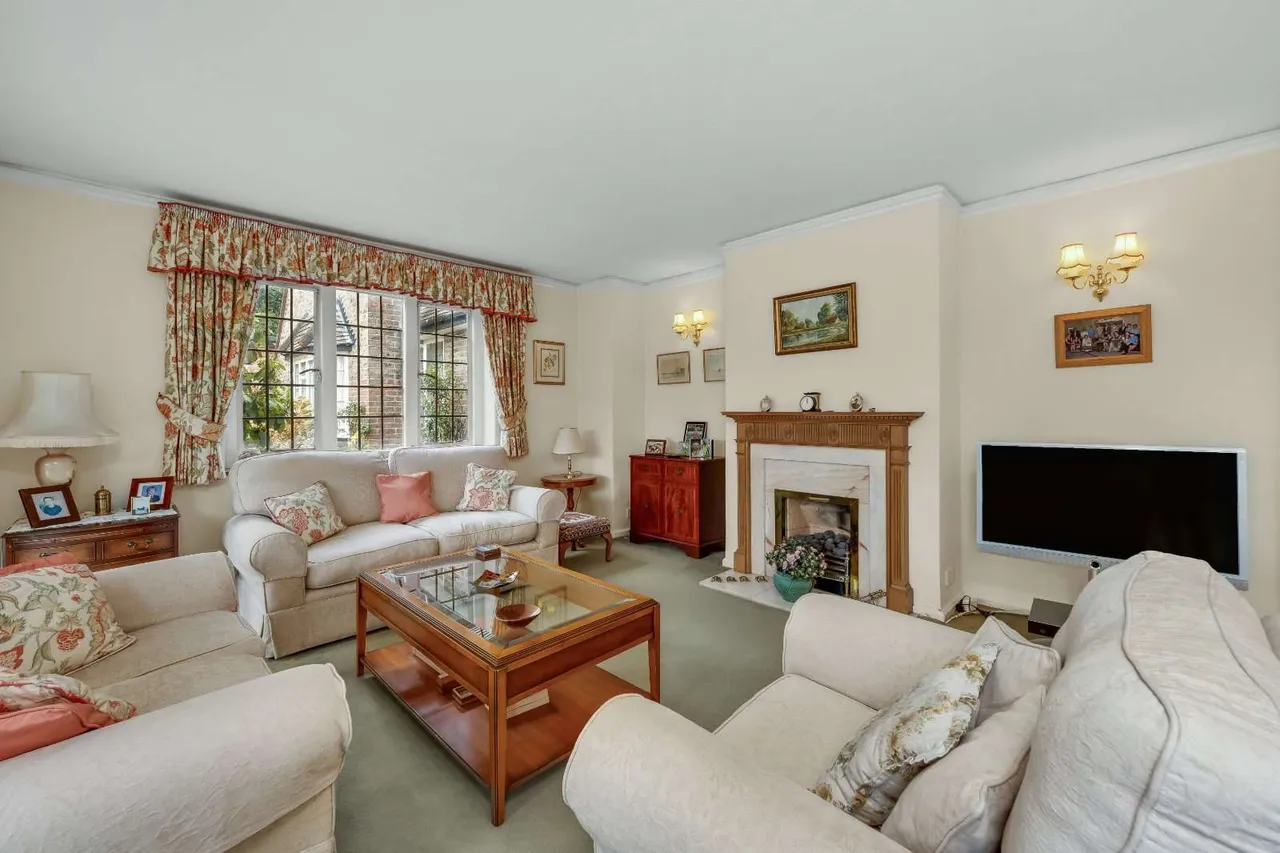 Ashley Drive, Walton-on-Thames, KT12, photo 6