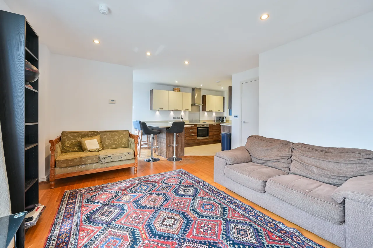 3 bed flat for sale — 13 Roffo Court, Boyson Road, London