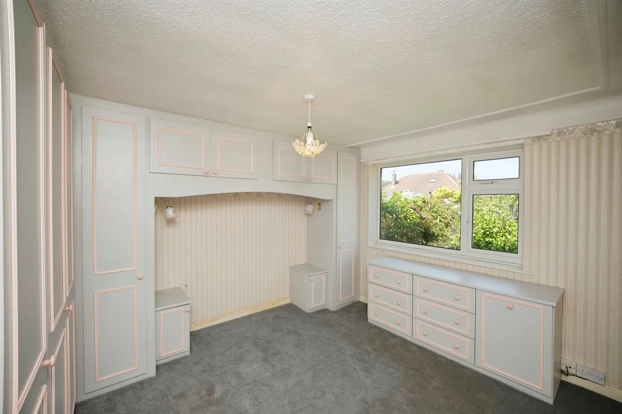 Ridgewood Drive, Wirral, photo 6