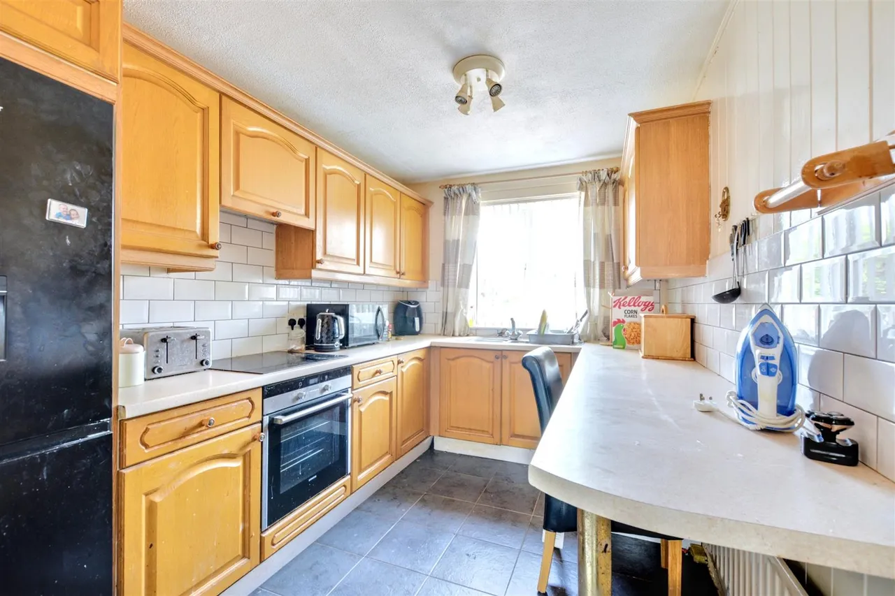Cuxton Close, Strelley, NG8, photo 4