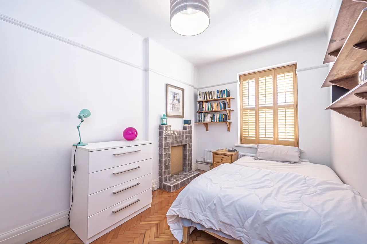 34 Yew Tree Court, Bridge Lane, London, photo 7