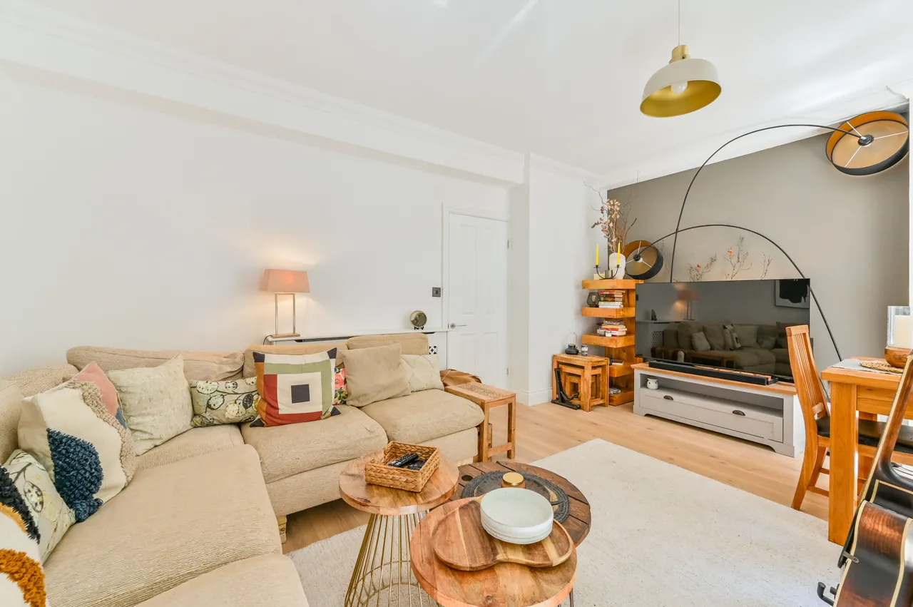 Flat 2, Windmill, New North Street, London, photo 3