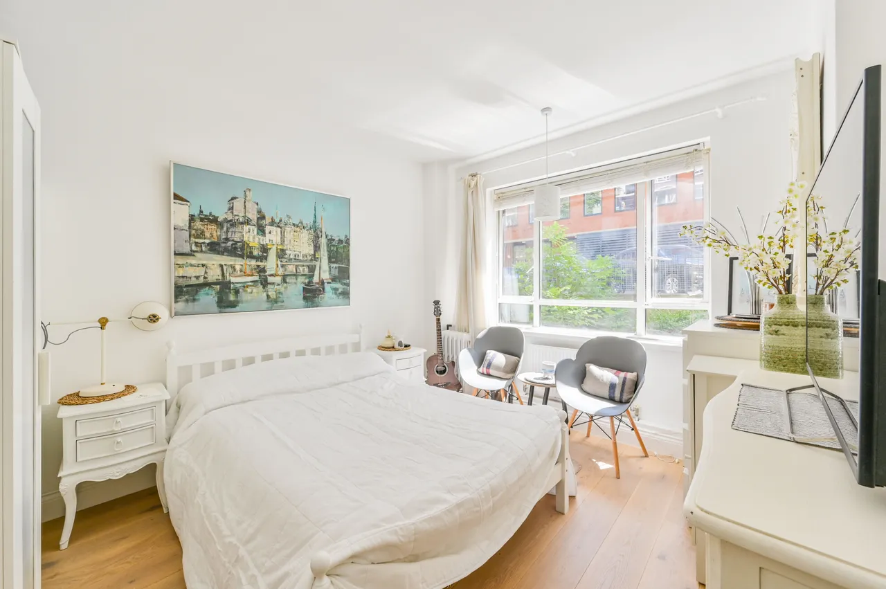 Flat 2, Windmill, New North Street, London, photo 6