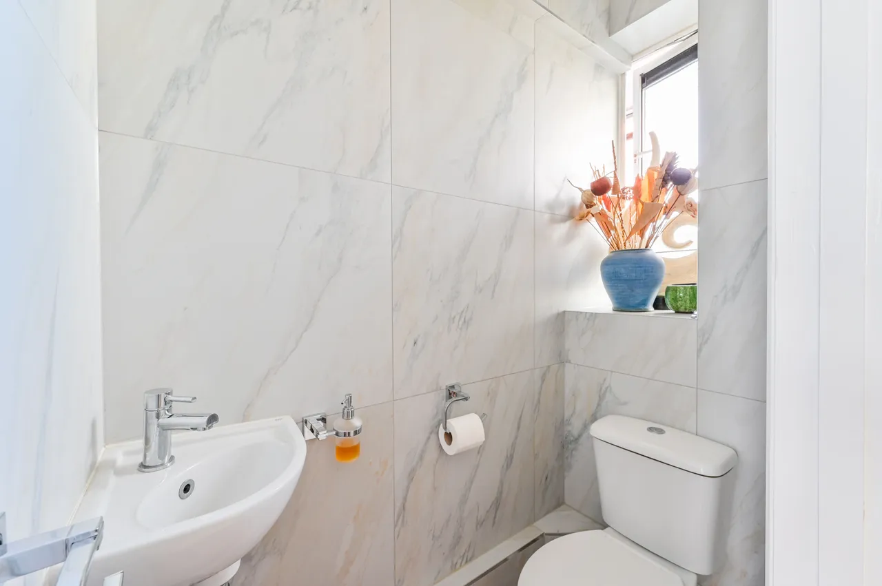 Flat 2, Windmill, New North Street, London, photo 9